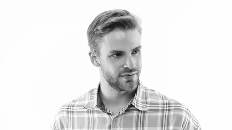 Izpoved Slovenca, ki je odraščal ob narcističnih starših: "Navzven smo bili popolna družina, a resnica je bila daleč od tega"