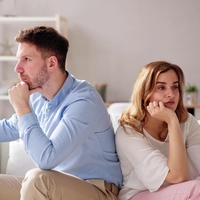 Kako prepoznati, da je vaš zakon v TIHI LOČITVI? Na to vas opozarja 10 znakov