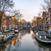 Amsterdam prepovedal oglase za meso in fosilna goriva v javnem prostoru