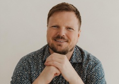A si "ta prav dec?" Terapevt Robert Mlakar: "Moški živimo predvsem v svojih glavah, medtem ko so naša telesa postala otrdela..."