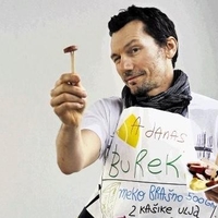 Dr. Jernej Mlekuž: "Zgodovino Jugoslavije sem izpovedal iz zornega kota, ki ga doslej ni izbral še nihče: iz šilca slivovke."