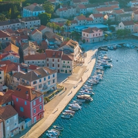 "Na Hvar sem prišel po naključju – in ostal 13 let." Britanec razkriva, zakaj ga je dalmatinski način življenja za vedno spremenil