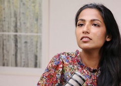 Sanskriti Kumar: "Ko je moja mama umirala, je moje telo to začutilo." (PODKAST: V sozvočju 1. del)