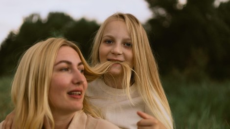 mama hči