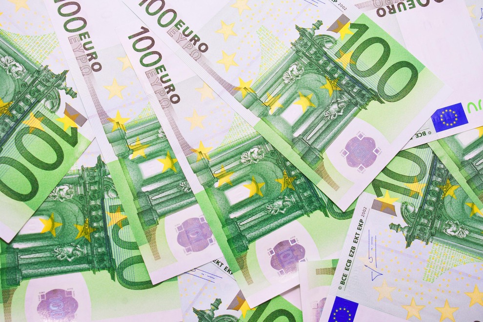Astrologi ocenjujejo, da bodo tri znamenja v tem tednu imela nekaj dodatne sreče na področju financ. Preverite, katera. ➡️