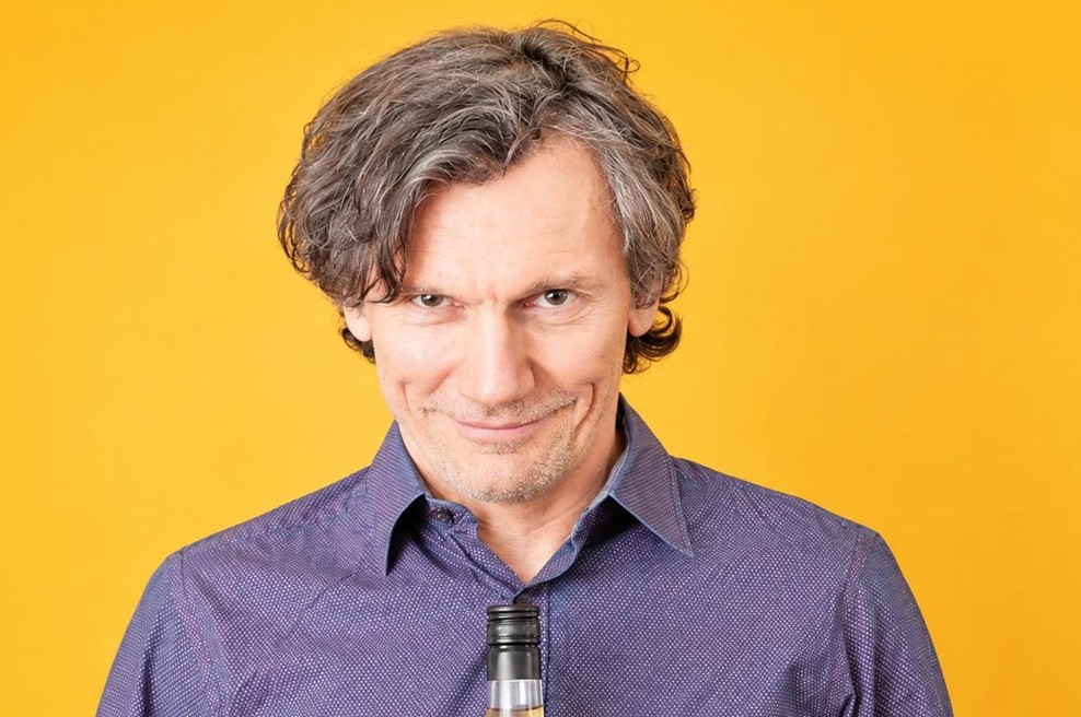 Dr. Jernej Mlekuž: "Če alkohol vidimo le kot patologijo, ne razumemo, zakaj je že tisočletja navzoč v človeških družbah." (foto: Saša Kovačič)