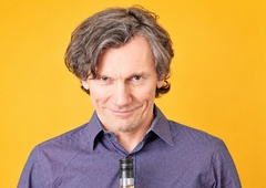 Dr. Jernej Mlekuž: "Če alkohol vidimo le kot patologijo, ne razumemo, zakaj je že tisočletja navzoč v človeških družbah."