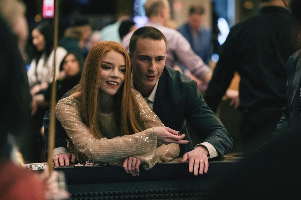 Zakaj se nekateri moški ohladijo takoj, ko se ženska odzove na njihovo spogledovanje? (foto: profimedia)