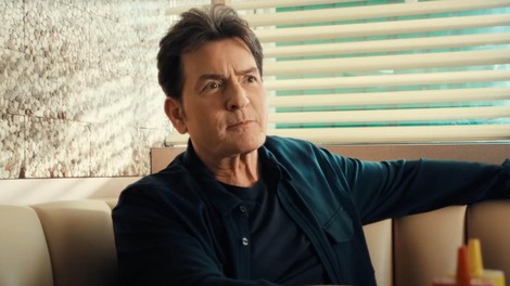 charlie sheen moški