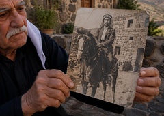 78-letnik našel fotografijo, ki ga je osupnila: "Na njej sem jaz v prejšnjem življenju."