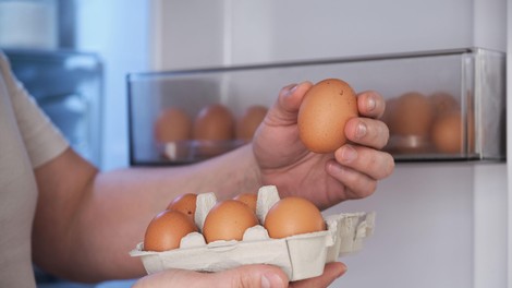 Imate jajca v predalčku na vratih hladilnika? Bolje jih je prestaviti drugam