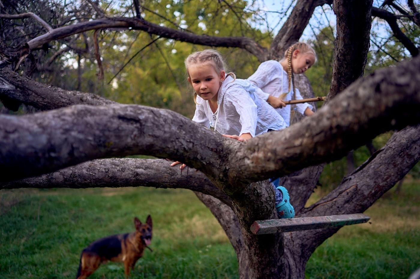 10 'nevarnih' stvari, ki jih starši otroku morajo dovoliti početi